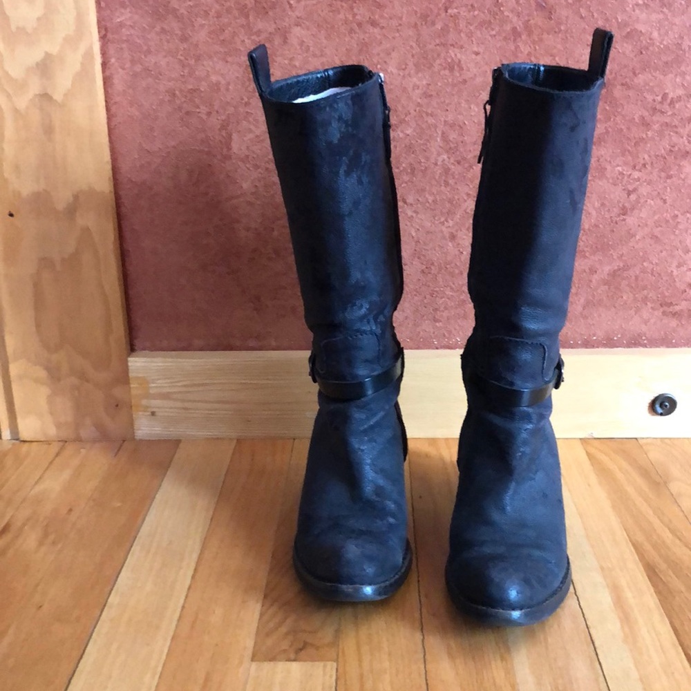 Henry Beguelin boots in black distressed leather